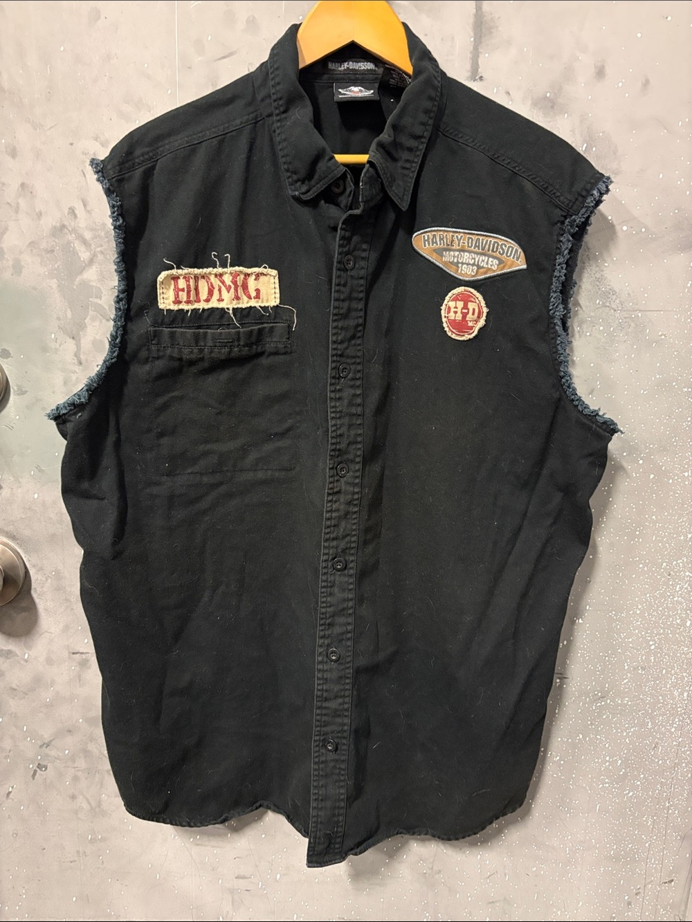 Harley-Davidson Black Sleeveless Button-Down Shirt with Patch Accents XL